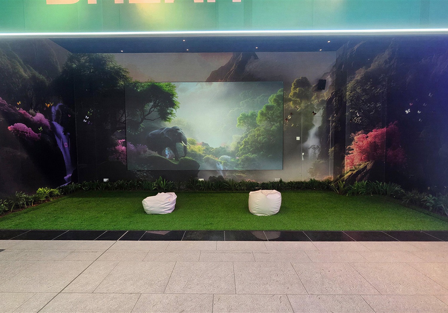 On-Site Live Testing — Active Living Window in Reem Mall Concourse